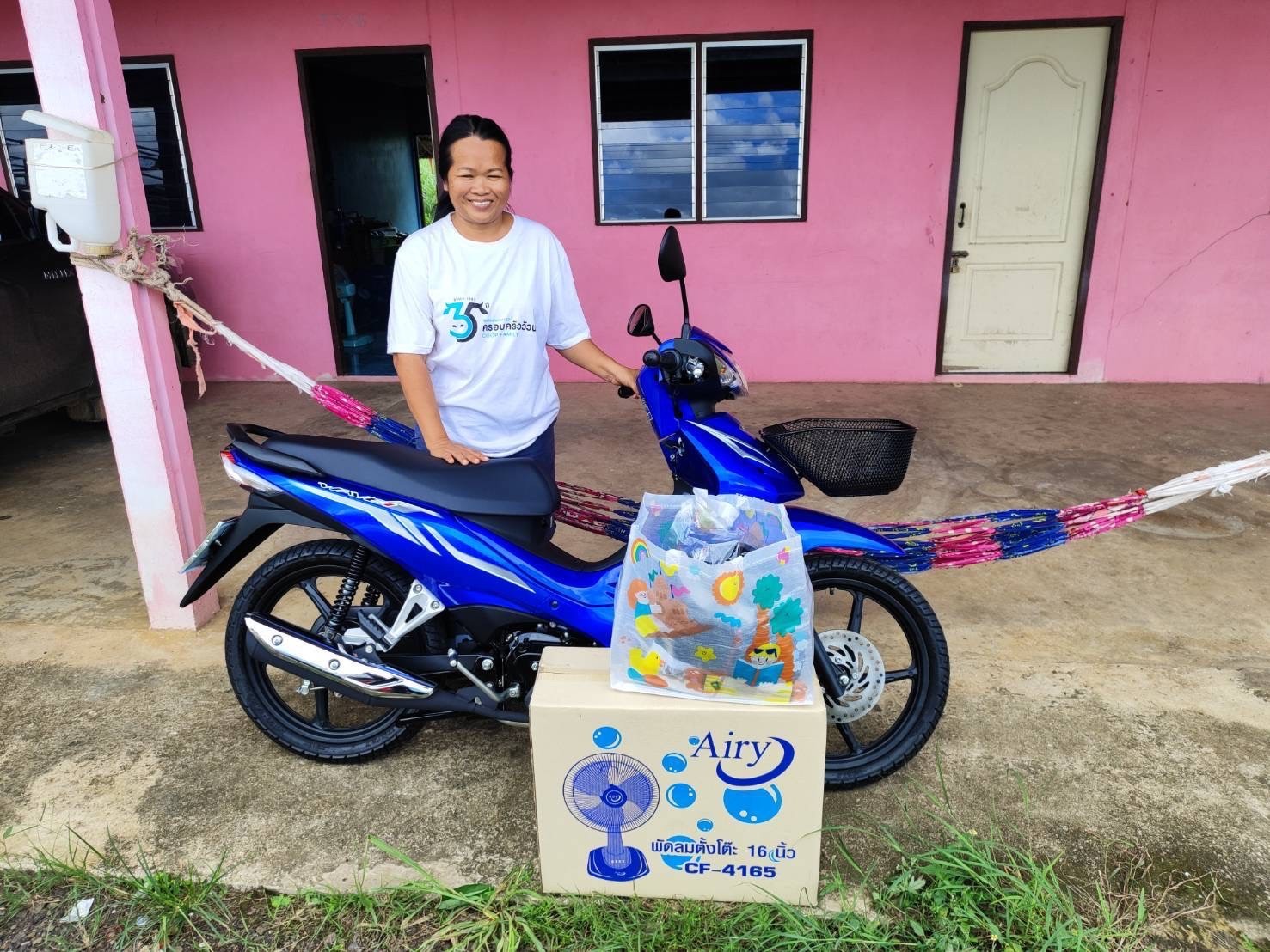 LINE_ALBUM_ภาพส่งมอบรถ WNY_231128_44